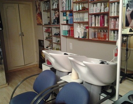 PELUQUERÍA  ENREDDOS  