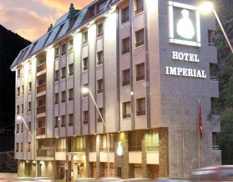 Yomo Imperial Hotel